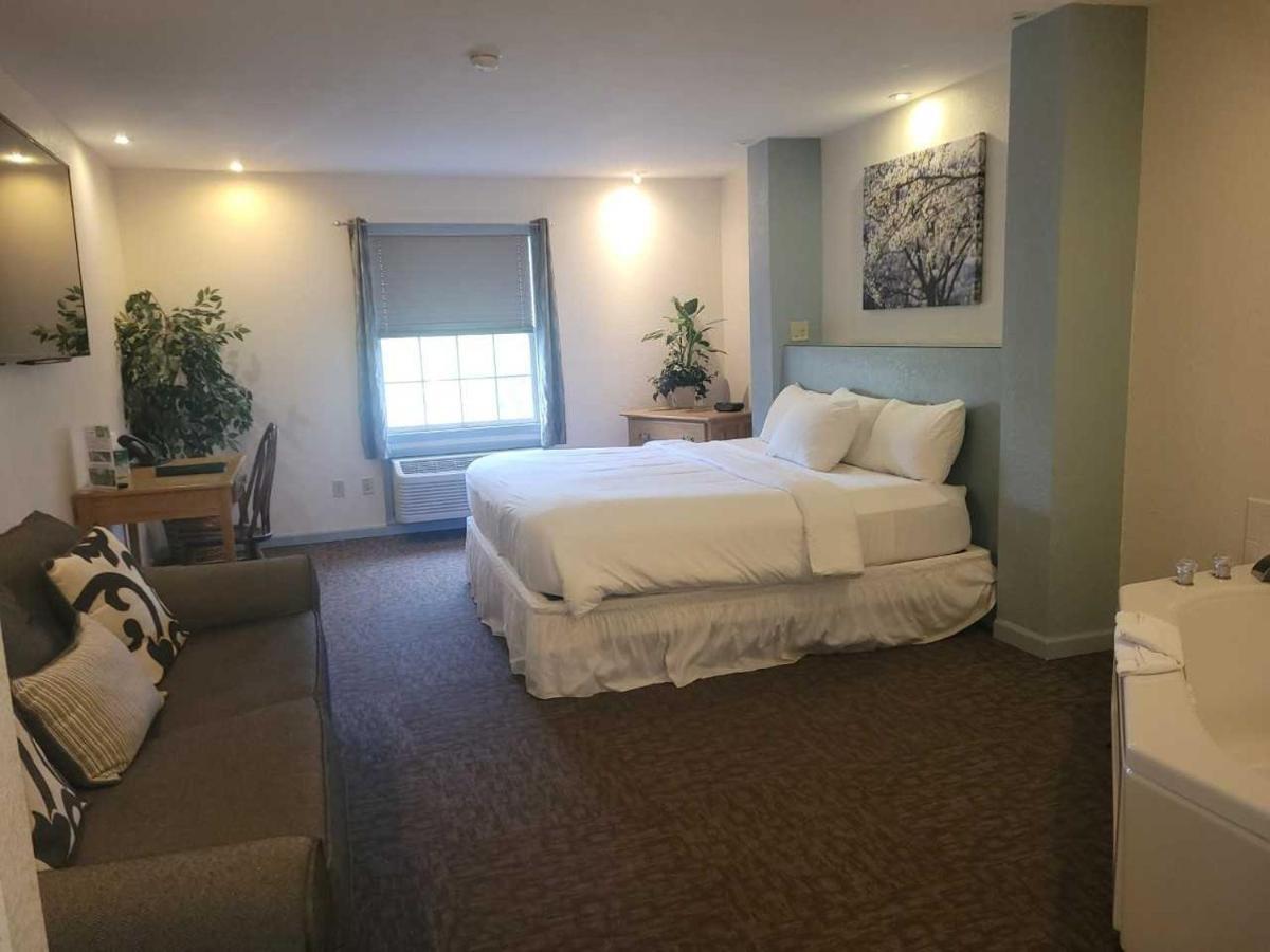 Brook Pointe 2*