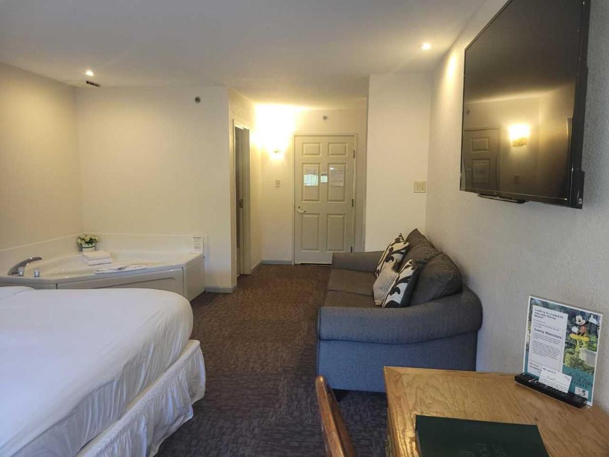 Brook Pointe Hotel Syracuse