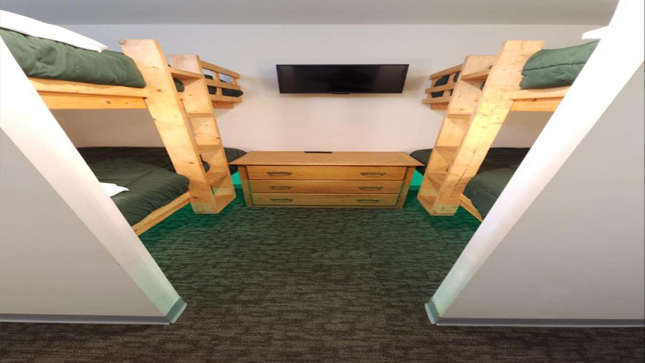 Brook Pointe 2*