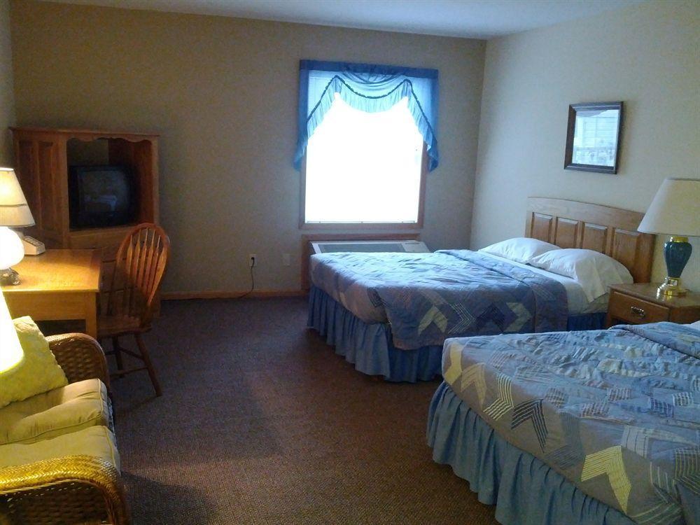 Brook Pointe Hotel