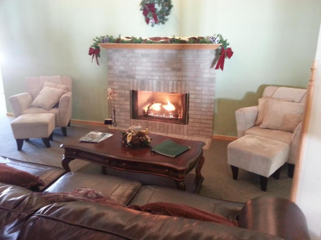 Hotel Brook Pointe 2*