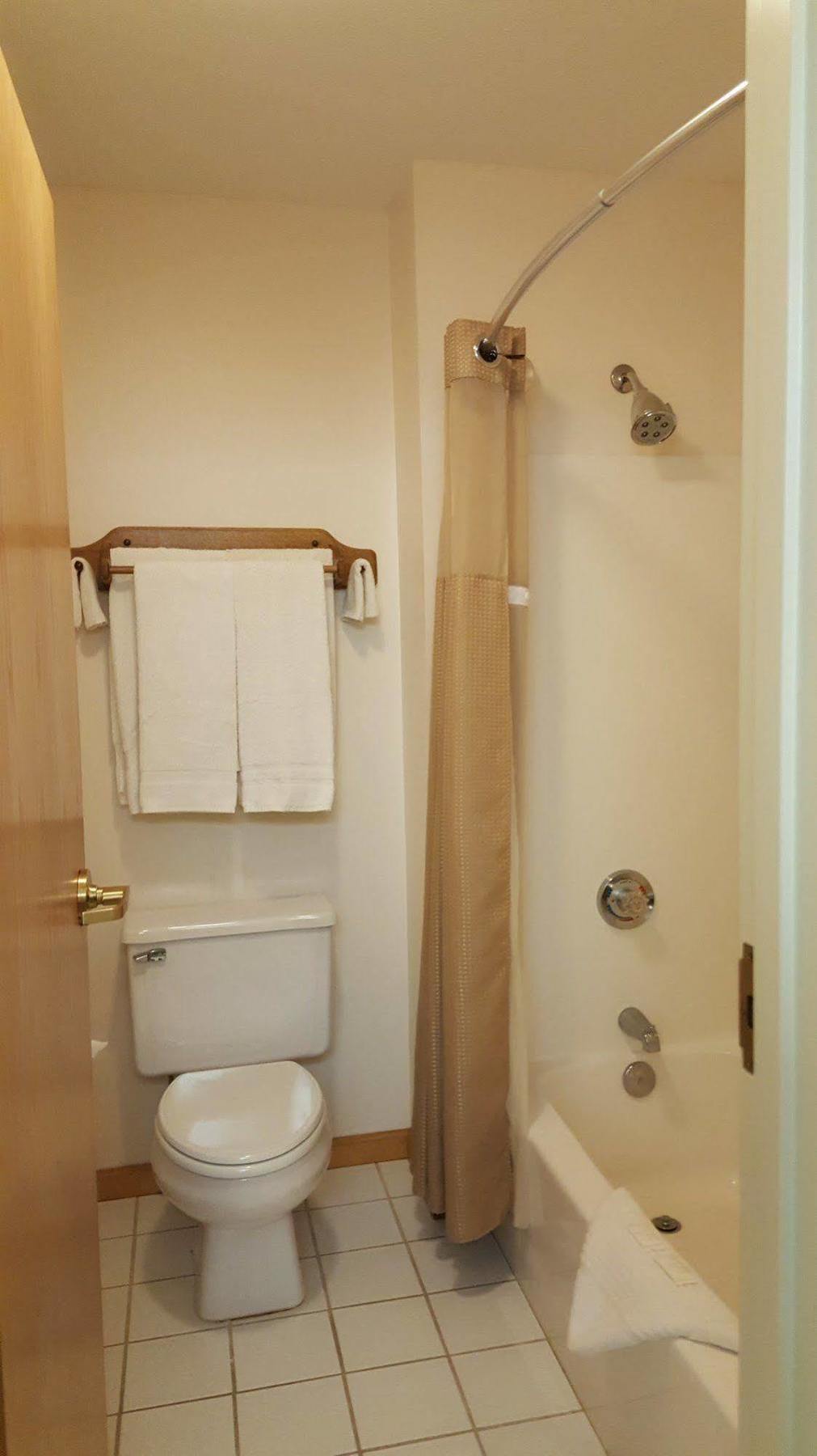 Brook Pointe 2* Syracuse