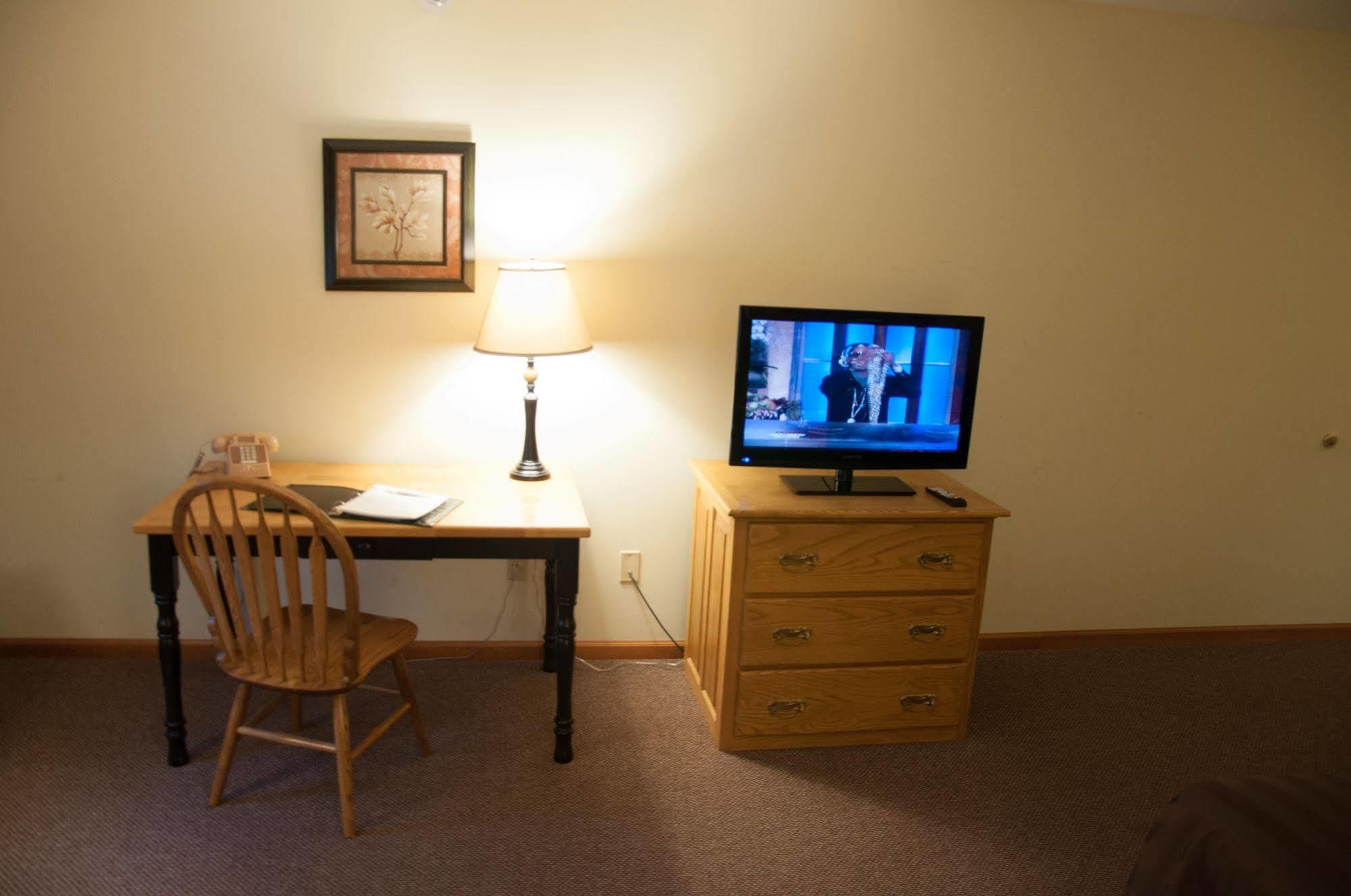 Hotel Brook Pointe 2*